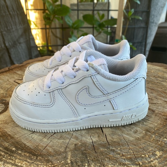 SOLD!NIKE AIR FORCE 1 | TODDLER | SNEAKERS | SIZE 8 - Picture 4 of 6
